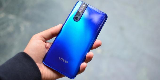 Smartphone Vivo V15 Pro: gradijent stražnji poklopac dizajn