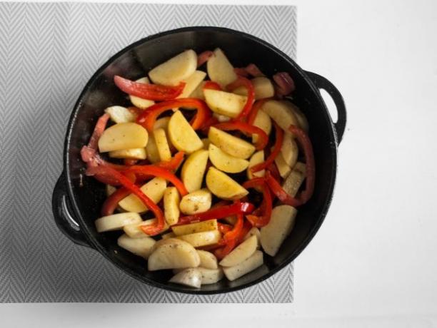 Piletina s povrćem: dodajte papriku i krumpir