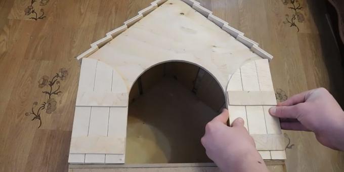 Mala kuća za mačka sa svojim vlastitim rukama: ljepilo vrata