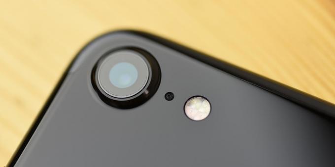 Kako provjeriti iPhone: Ne smije biti kondenzacije, warps i ogrebotina