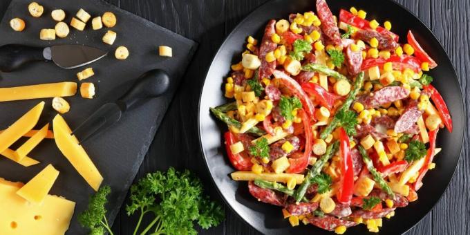 Salata s kobasicama, kukuruzom i paprikom
