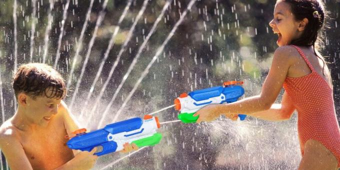 Dječji rođendan: organizirati borbe s vodenim pištoljima