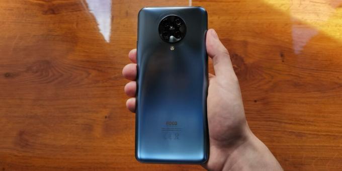 Poco F2 Pro: dizajn