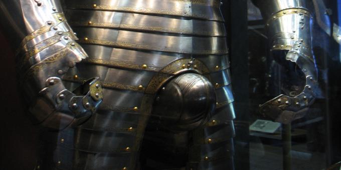 Vitezovi srednjeg vijeka nisu nosili oklopne manžete kako bi zaštitili svoje genitalije.