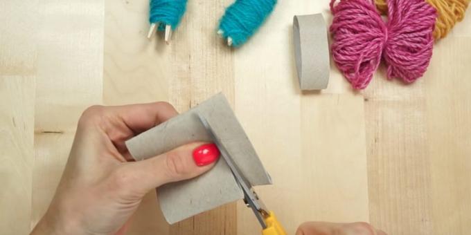 Božićni igračke sa svojim vlastitim rukama: izrezati na rukavu