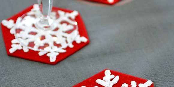 Kako ukrasiti novogodišnji stol: ukrasite čaše