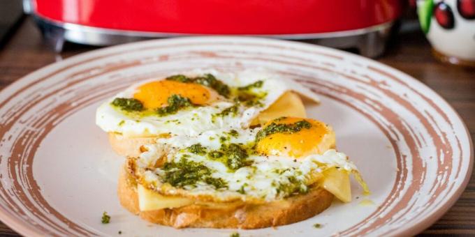 Jaja s pestom - odličan doručak za 5 minuta
