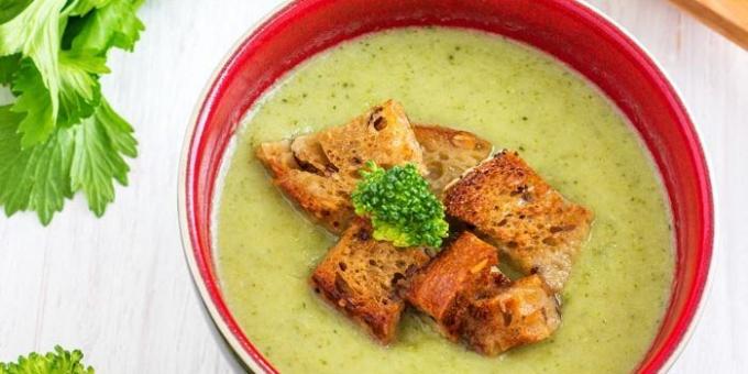 Celer juha s brokulom i croutons
