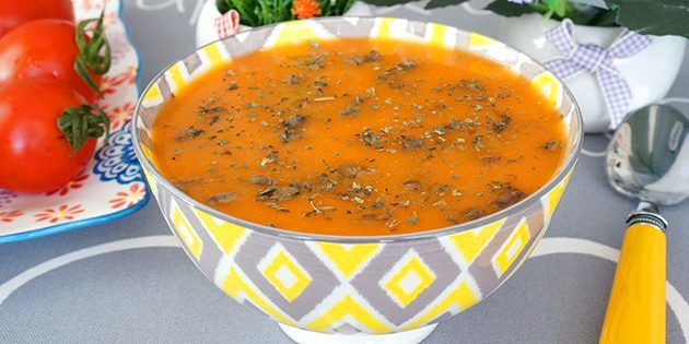 Kako kuhati pileća jetra: rajčice juha s piletinom jetre