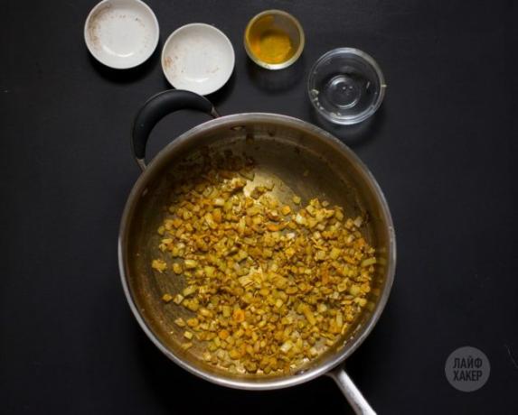 Pileći curry s ananasom: pričekajte okus