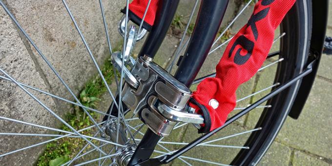 Kako zaštititi svoj bicikl. zaključavanje lanac 