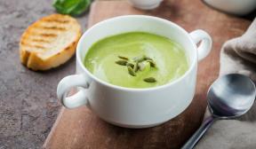 Kremasta juha sa zelenim graškom i avokadom