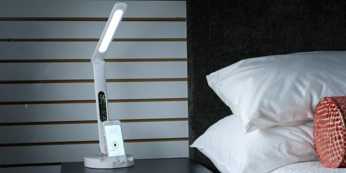 Smart Svjetiljka: LumiCharge