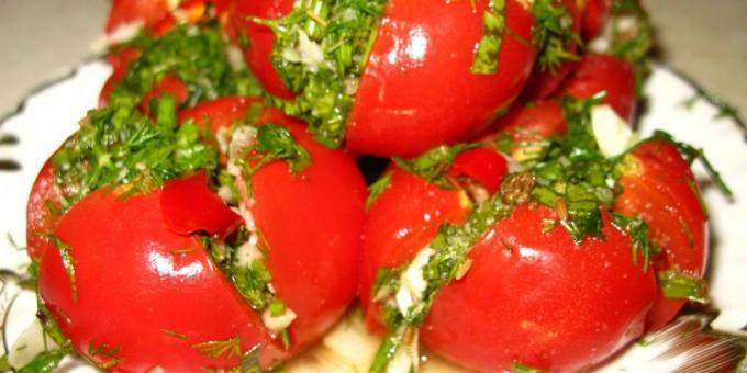 Slani rajčica s češnjakom i začinskim biljem