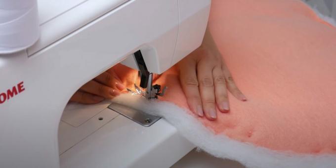 Kako šivati ​​kućni krevet za kućne ljubimce: šivajte tkaninu na sintetički prezimitelj