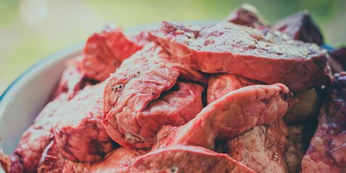 Kako i koliko kuhati svinjska pluća: komadi ohlađenih svinjskih pluća