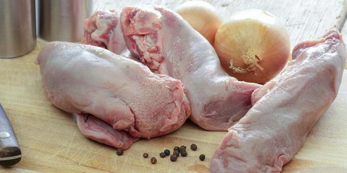 Kako i koliko kuhati svinjski jezik: svježi svinjski jezik