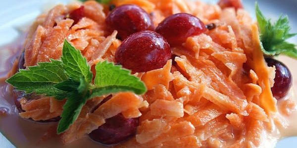 Što kuhati od gooseberries: Sweet salata s gooseberries i mrkve