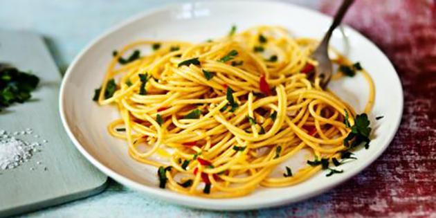 Špageti s češnjakom i uljem