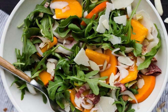 Recept: Zimski zdrave salate s dragun - s bademima i parmezanom