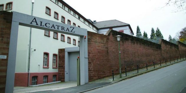 Hotel-zatvor, Njemačka