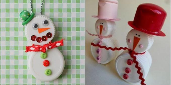 Kako napraviti snjegovića s rukama od plastičnih čepova