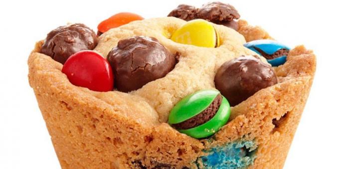 Recepti ukusne kolačiće: Cupcakes sa M & M