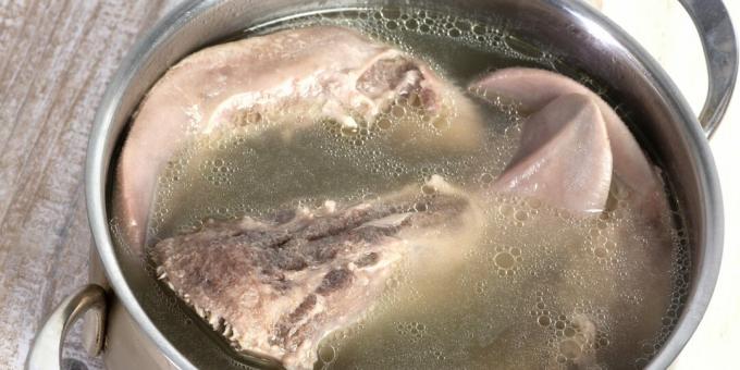 Kako i koliko kuhati svinjski jezik u loncu