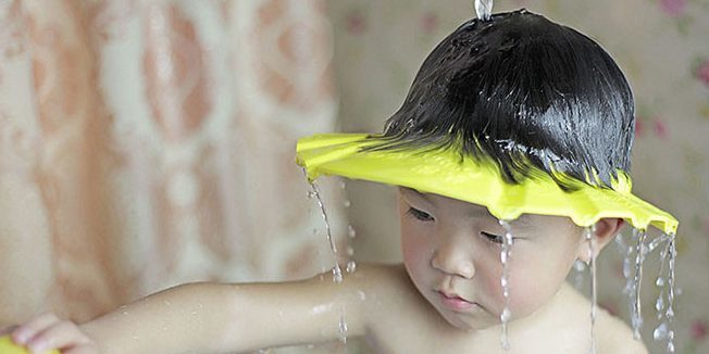 Vizir za pranje kose djeteta