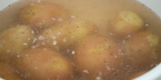 Pečeni mladi krumpir: pripremite krumpir