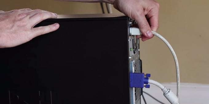 Kako spojiti SSD na stolno računalo: Isključite i odspojite kabele