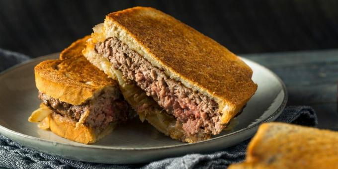 Patty melts - ukusni sendviči s mesnim okruglicama i sirom