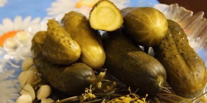 Kako kiseliti krastavce: Kiseli krastavci s suhom senfa