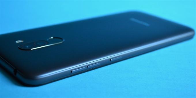 pregled Xiaomi Pocophone F1: Button