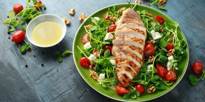 Tjedni jelovnik Paleo: Zdrava salata s piletinom, povrćem i feta sirom