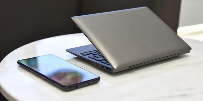 veličina laptopa može se usporediti s iPad mini