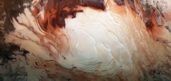 Voda Mars postoji u tekućem i krutom stanju