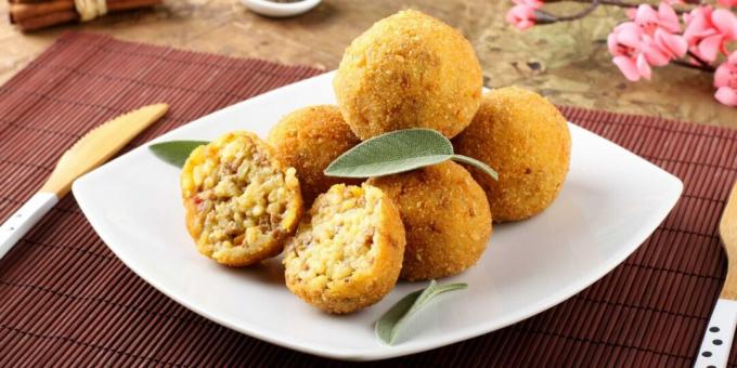 Arancini sa sirom i mljevenim mesom