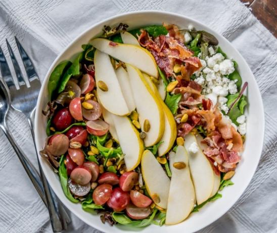 Svečane salate u žurbi: Salata od kruške i slaninom