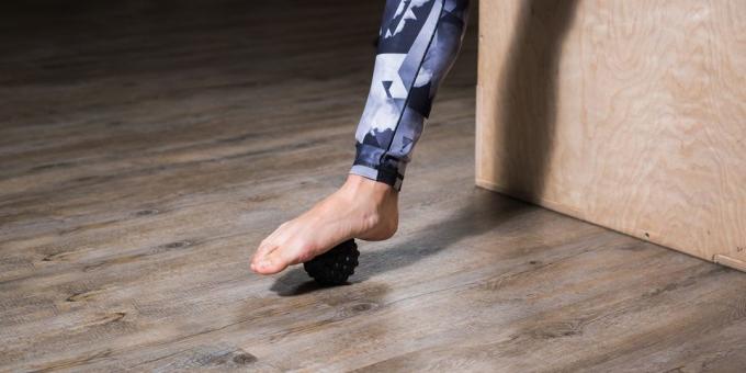 Vježbe za ravne noge: Masaža lopta