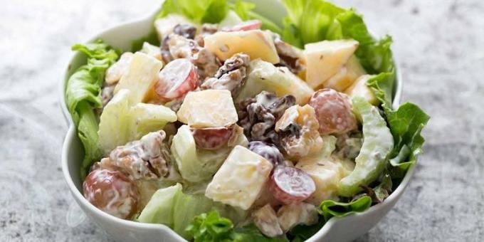 Recepti s jabukama: salata s jabukama, grožđem i celera