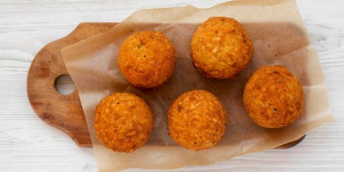 Arancini sa slaninom i sirom