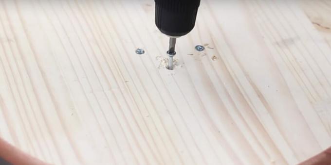 Kako izraditi stup za ogrebotine: spojiti drvene dijelove