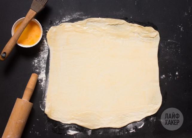 Kako kuhati sira štapići: izvaljati tijesto