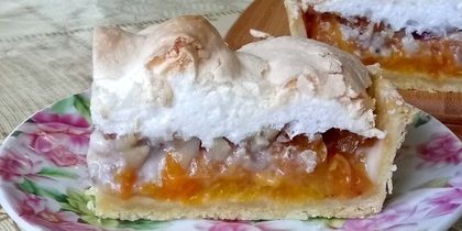 Torta s marelicama: kolač s marelicama i prozračnom meringue