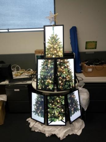 Božićno drvce od monitora