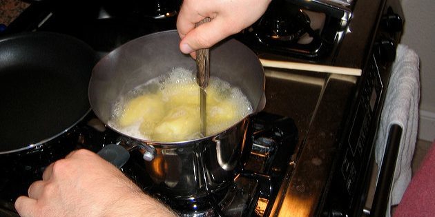 Recept za pire krumpir: krumpir spremnost za provjeru nož