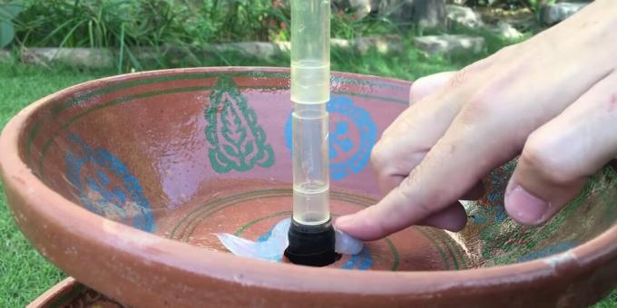 Kako napraviti fontanu "uradi sam": prekrijte kantu za zalijevanje brtvilom