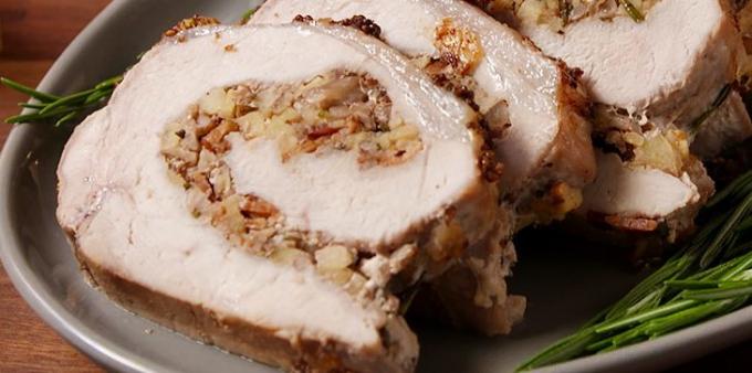 Recepti sa svinjetinom: Svinjetina punjena sa slaninom, jabukama i orasima