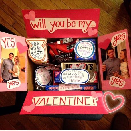 Pokloni za Valentinovo: kutija sa slatkišima